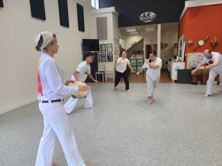 FREE BEGGINERS CAPOEIRA CLASS